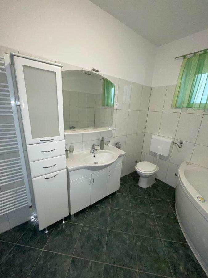 Apartman Varea Liznjan Exterior photo