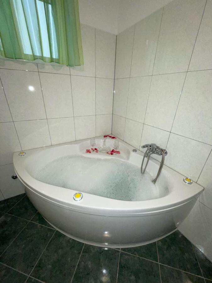 Apartman Varea Liznjan Exterior photo