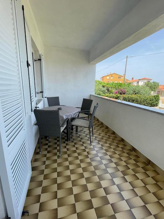 Apartman Varea Liznjan Exterior photo